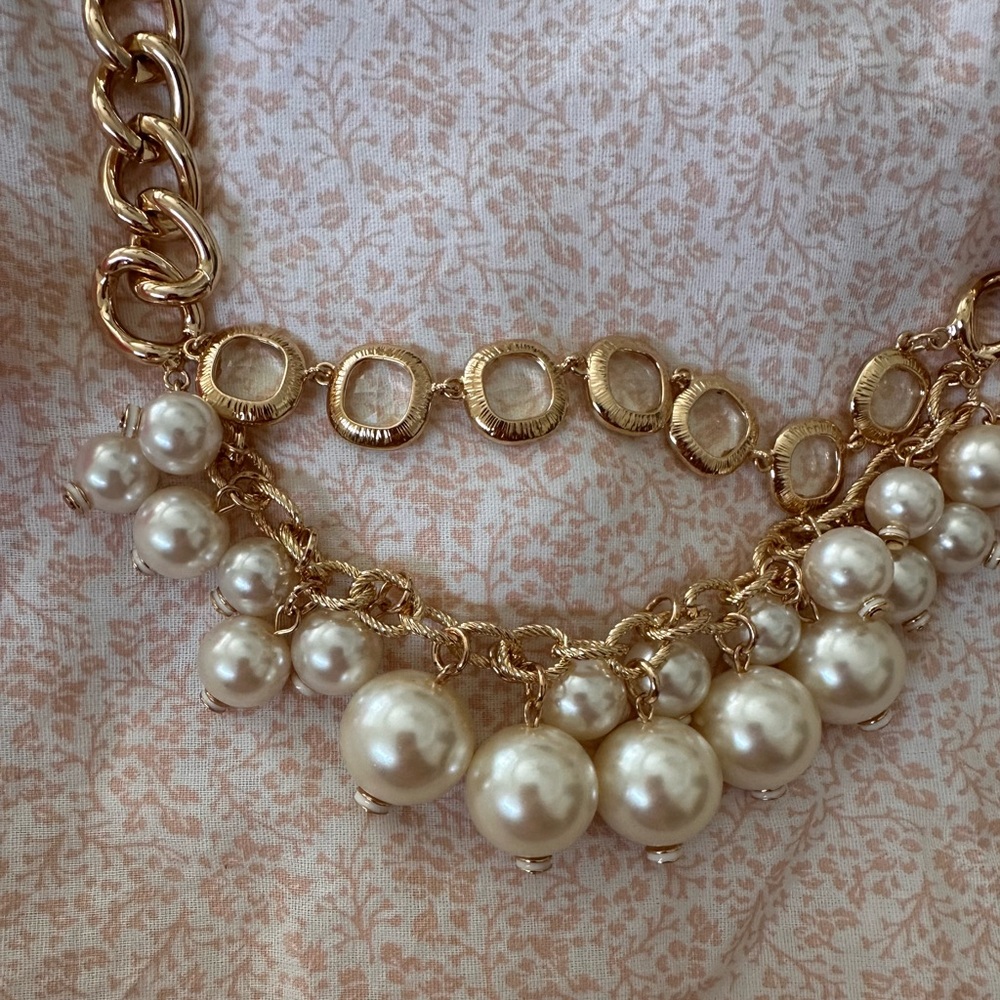 Lilly Pulitzer Gold Necklace with Pearls - Picture 5 of 6